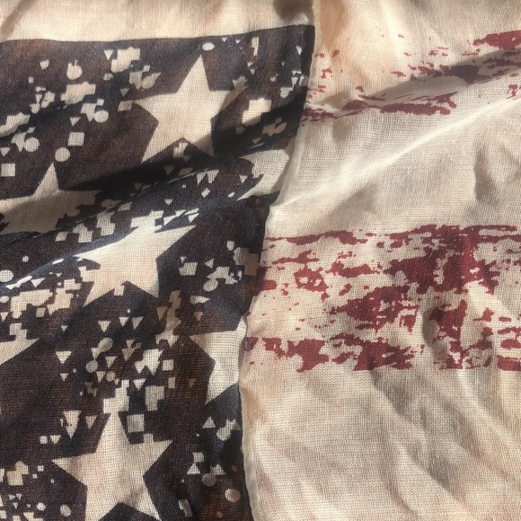 Pier 1 American flag infinity scarf - Picture 3 of 4